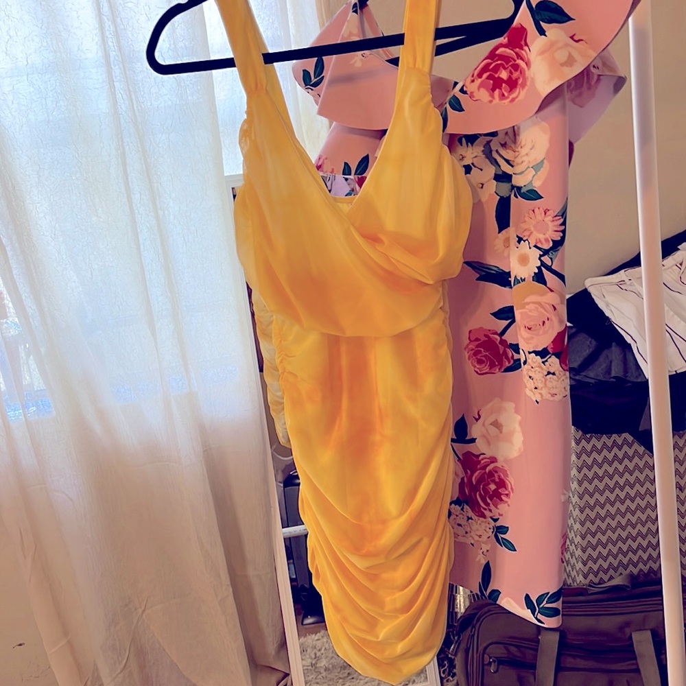 $15 DRESS SALE Yellow fitted dress 9A